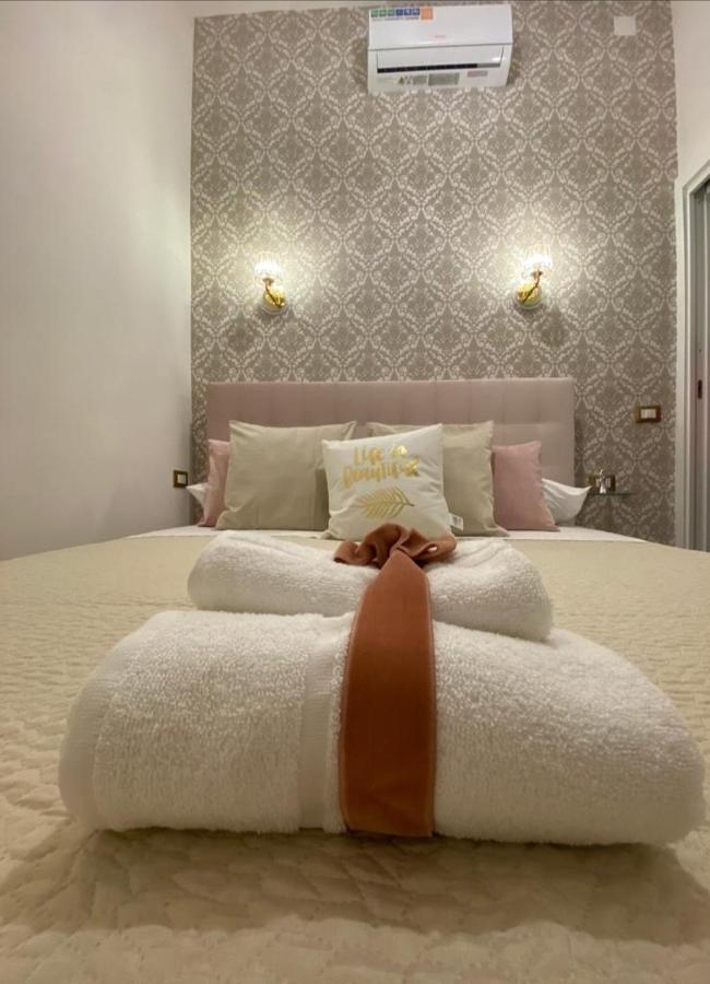Domus Leone Tre Bed & Breakfast Naples Exterior photo